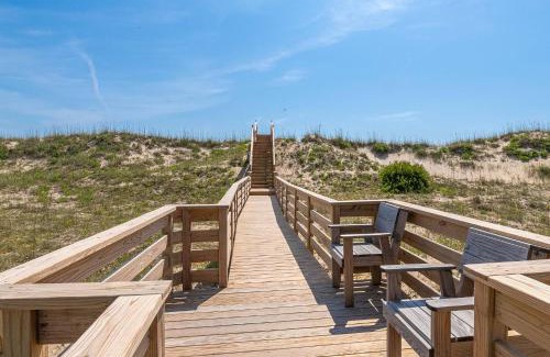 Carova Beach House | C9187 Leisure Dayz - Private 4x4 Beach Oceanfront Dream