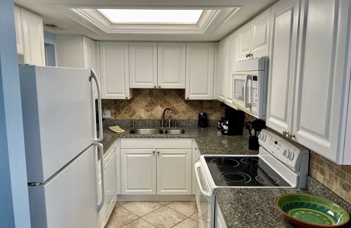 Siesta Key Condo | CA 705S Crescent Arms COZY, COMFORTABLE CONDO on the #1 beach Florida
