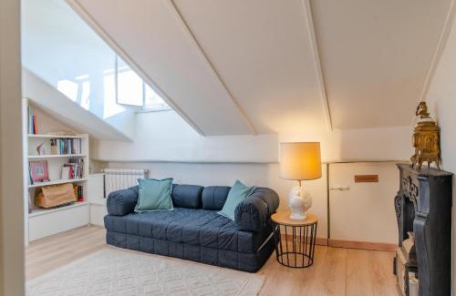 Roman Quarter Apartment | Ca' Claire by HAPPYHOSTORINO