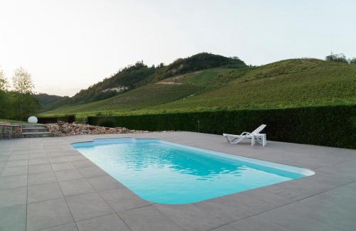 Castellinaldo Villa | Ca du Ji'uu, villa con piscina