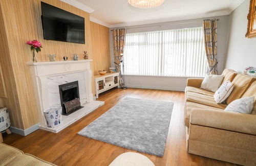 Portrush Cottage | Cabin ∙ 3 bedrooms ∙ 6 guests