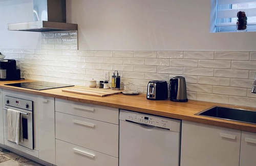 Nouveau-Rosemont Apartment | Charming apartment, with private parking