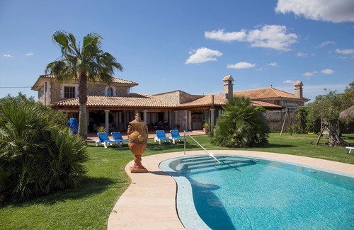 Can Picafort Cottage | Ca'n Gamundi - Six Bedroom Cottage, Sleeps 10