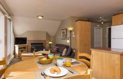 Petite-Riviere-Saint-Francois Condo | Cottage COR-254-2 | Petite-Rivière-St-François