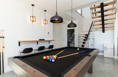 Petite-Riviere-Saint-Francois Villa | The Föss, River, Sauna & Spa