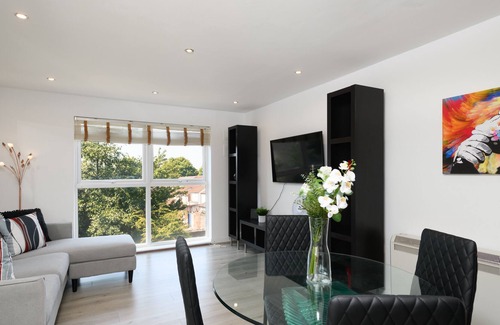 Gabalfa Apartment | CA.PHN - Modern 2 bedroom flat with parking in Cardiff