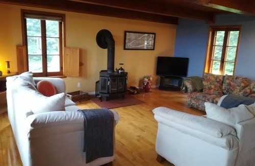 Saint-Laurent-de-l'ile d'Orleans House | The river house in the fields