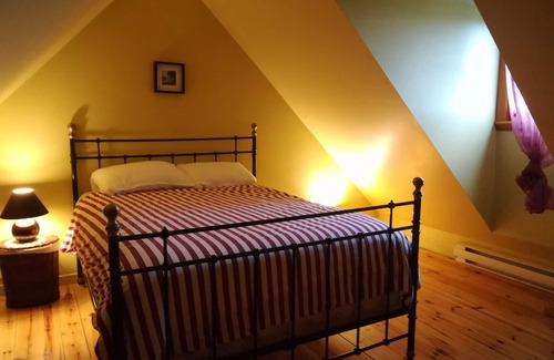 Saint-Laurent-de-l'ile d'Orleans House | The river house in the fields
