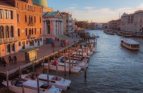 Santa Croce Apartment | CA SUSANNA NEAR TRAIN STATION
