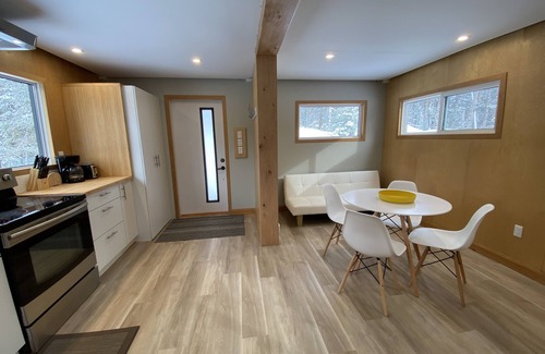 Unorganized Centre Parry Sound Cabin | Delightful newly built 1-Bedroom Tiny House in the forest