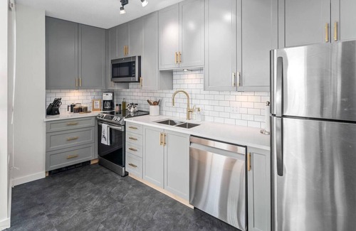 Downtown Victoria Condo | Water views from every window