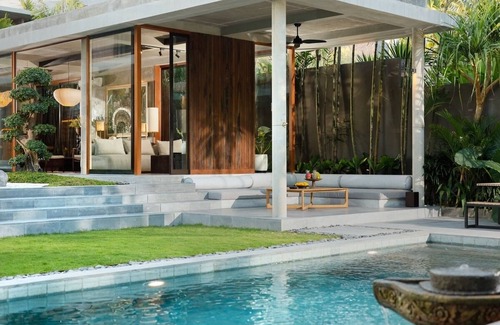 Batu Bolong Villa | CA7002-Japanese Contemporery 7Bdrm Near Pererenan