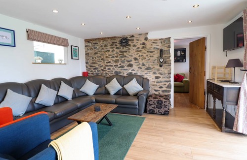 Oswestry Cottage | Cabin ∙ 3 bedrooms ∙ 6 guests