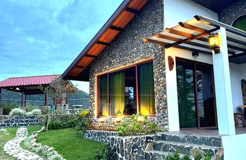 Panama Oeste Province Cottage | Cabaña Pika 01 by Pika Cabins