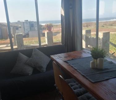 Pichilemu House | Cabaña a metros de la ola Punta de Lobos