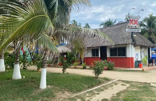 Brisas de Zicatela Cabin | Cabaña Esmeralda frente al mar