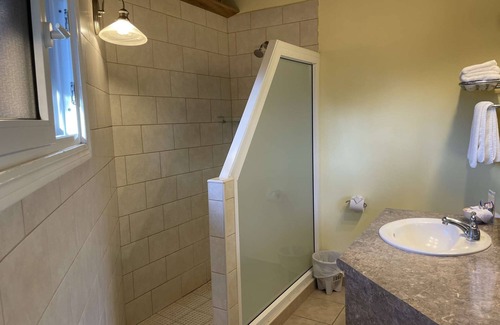 Tela House | Cabaña (free breakfast)