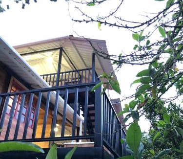 San Francisco Ski Chalet | Cabaña tipo glamping en finca cafetera con zonas verdes, avistamiento de aves, paisaje cafetero