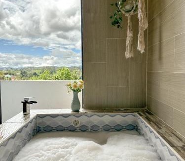 Marinilla Apartment | Cabañas con jacuzzi y chimenea - Casa Floral, Marinilla