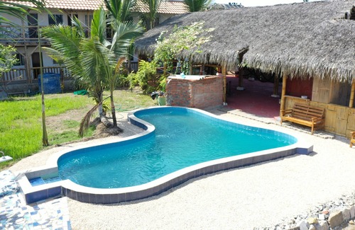 Manglaralto House | Cabañas Frente a la Playa a 5 Minutos de Montañita