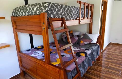 Mindo Cabin | CABAÑAS GOLDEN TANAGER