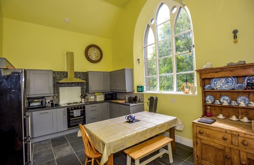 Dolgellau Hostel | Caban Cadair Idris Bunkhouse