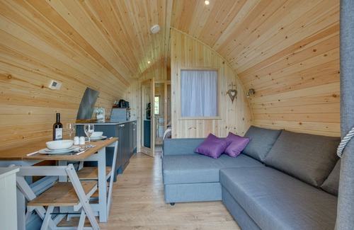 Dinas Mawddwy House | Caban Clyd - One Bedroom House, Sleeps 2