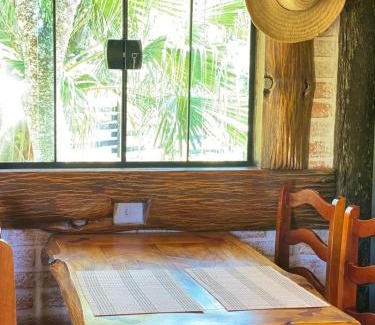 Santo Antonio do Pinhal Ski Chalet | Cabana do lago