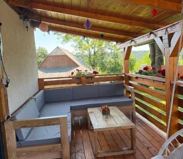 Risca House | Cabana Eduard