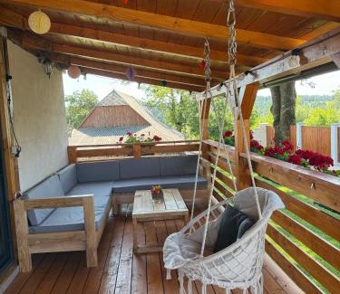 Risca House | Cabana Eduard