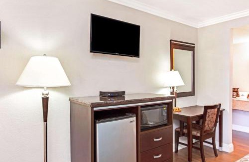 Eastside Hotel | Cabana Inn & Suites