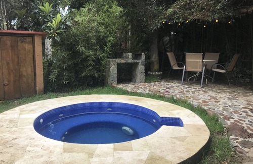 Valle de Bravo Cabin | Cabana with Jacuzzi next to the Montealto Ecological Reserve
