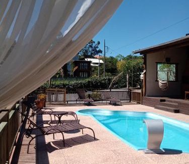 Praia do Rosa Ski Chalet | Cabanas Alamanda do Rosa
