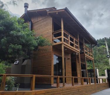 Governador Celso Ramos Ski Chalet | Cabanas Lupe - LUCAS