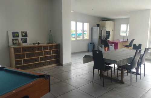 Saint-Yzans-de-Medoc House | Cabane de l'estuaire de la Gironde swimming pool and spa