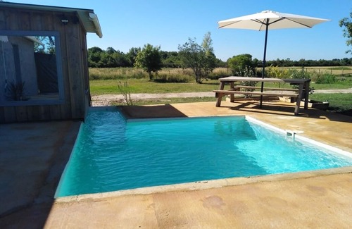 Saint-Yzans-de-Medoc House | Cabane de l'estuaire de la Gironde swimming pool and spa