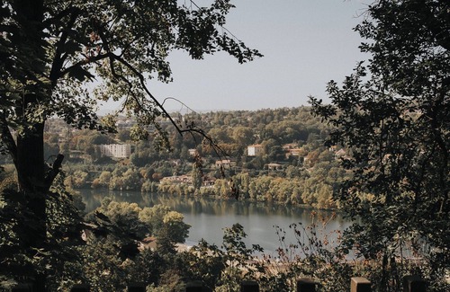 Vernay Cabin | Cabane de la Saône by Lyon Country House