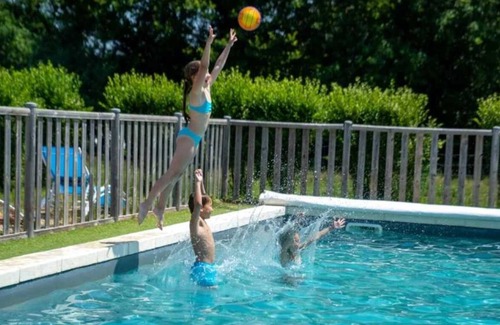 Chassenard Apartment | Cabane - Piscine - ccafbgb