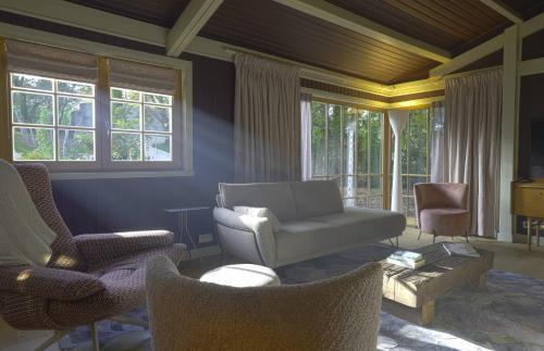 Incourt Hotel | Cabanes avec jacuzzi les pieds dans la vignes