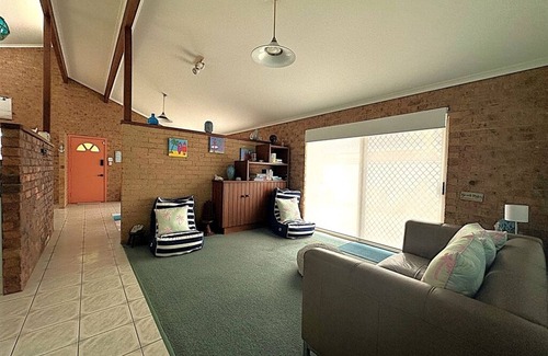 Bogangar House | Cabarita Beach - 3 bedroom house walking distance to beach & shops.
