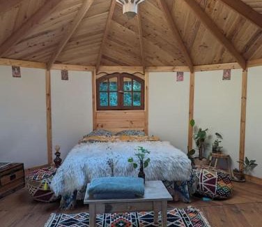 Barjols Ski Chalet | Cabayourte à la mauvaise herbe