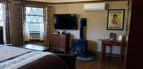 Napa Bed & Breakfast | Cabernet House, an Old World Inn