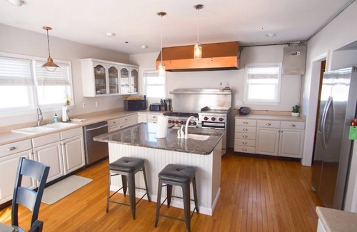 North Conway House | Cabernet Inn, Hot Tub, Views, Fireplace, Great Location