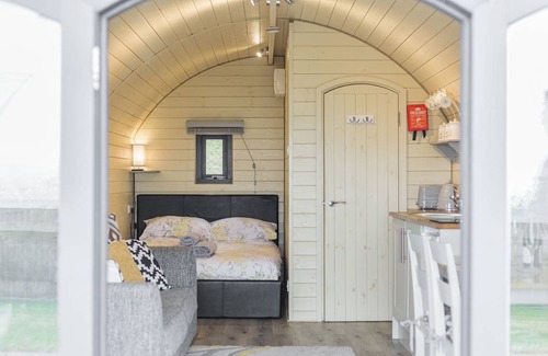 Kingswood Cottage | Cabin ∙ 1 bedroom ∙ 2 guests