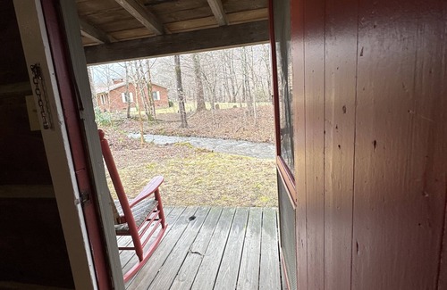 Maggie Valley Cabin | Cabin 1 - 1 Bedroom Cozy Cabin with Mountain View in Pioneer Village