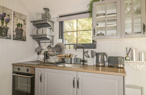 Wing Cottage | Cabin ∙ 1 bedroom ∙ 2 guests
