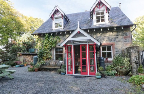 Newton Stewart Cottage | Cabin ∙ 1 bedroom ∙ 2 guests