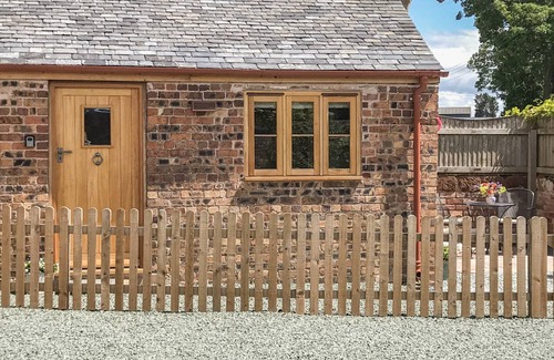 Maesbury Marsh Cottage | Cabin ∙ 1 bedroom ∙ 2 guests