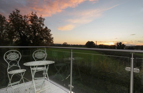 Calne Cottage | Cabin ∙ 1 bedroom ∙ 2 guests