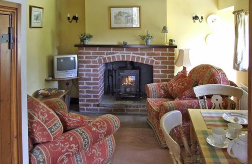 Fenny Bentley Cottage | Cabin ∙ 1 bedroom ∙ 2 guests